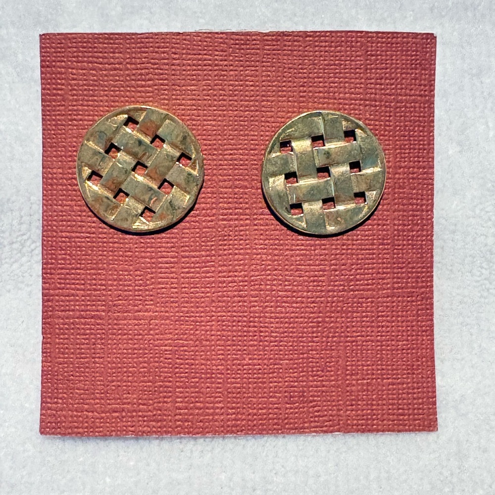 Gold Woven Pattern Earrings